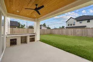 1726 Saxon Dr, Houston, TX 77018 - Photo 26