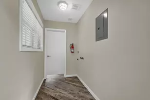 911 Mulberry Ave, New Braunfels, TX 78130 - Photo 12
