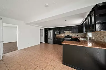 9404 Denbury Way, Houston, TX 77025 - Photo 6