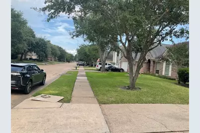 17911 Scenic Oaks Drive, Richmond, TX 77407 - Photo 2