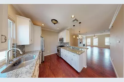 2128 Gillette Street, Houston, TX 77006 - Photo 2