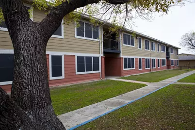 5635 W W Cesar E Chavez Blvd, San Antonio, TX 78237 - Photo 2