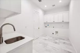 1590 Sue Barnett Dr, Houston, TX 77018 - Photo 28