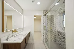3210 Freshmeadows Dr, Houston, TX 77063 - Photo 22