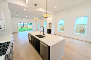 833 W 25th St, Houston, TX 77008 - Photo 14