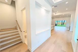 833 W 25th St, Houston, TX 77008 - Photo 16