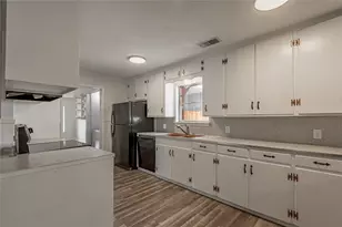 1819 Ave Q, Huntsville, TX 77340 - Photo 10