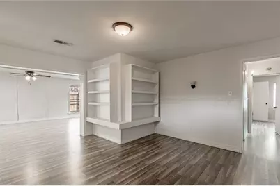 1819 Avenue Q, Huntsville, TX 77340 - Photo 12