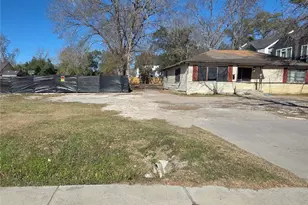 5101 Mallow St, Houston, TX 77033 - Photo 1