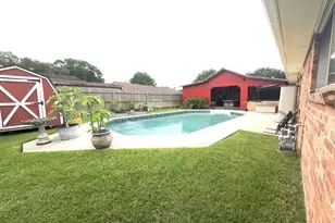 1014 Brookhollow Dr, Deer Park, TX 77536 - Photo 2