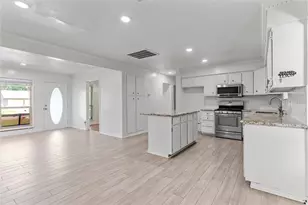 10906 Keese Dr, Houston, TX 77089 - Photo 8