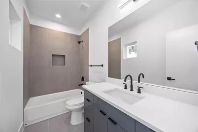 6735 Peerless Street #B, Houston, TX 77021 - Photo 12