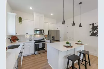 1911 Dewalt St, Houston, TX 77088 - Photo 2