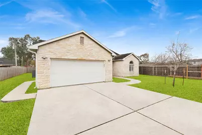 522 Teakwood Avenue, Fresno, TX 77545 - Photo 2