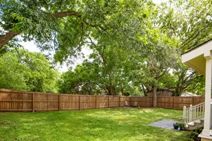1105 E Alamo, Brenham, TX 77833 - Photo 14