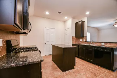 12915 Almeda Crossing Court, Houston, TX 77048 - Photo 10