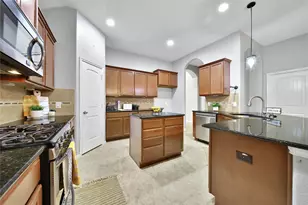 5511 Claymore Meadow Ln, Spring, TX 77389 - Photo 4