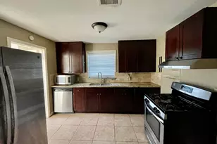 206 Frawley St, Houston, TX 77009 - Photo 10