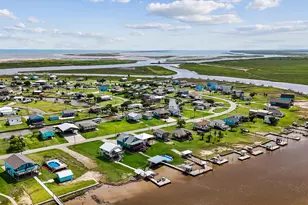 1868 County Rd 201, Sargent, TX 77414 - Photo 6