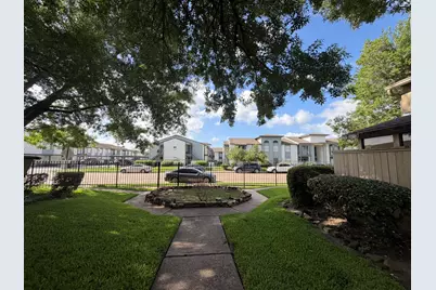 9333 Pagewood Lane, Houston, TX 77063 - Photo 20
