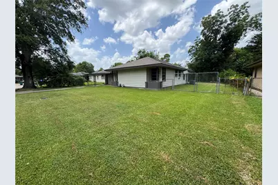 311 Alta Vista Drive, Pasadena, TX 77502 - Photo 1