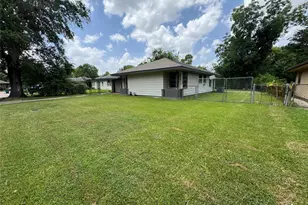 311 Alta Vista Dr, Pasadena, TX 77502 - Photo 1