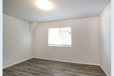 8638 Doris Oaks Circle, Houston, TX 77028 - Photo 14