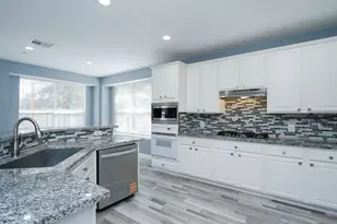 2 Sweet Birch Pl, The Woodlands, TX 77382 - Photo 14