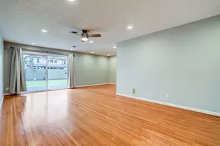 8610 Bevlyn Dr, Houston, TX 77025 - Photo 14