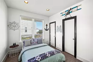 3910 Palmdale Ct, Galveston, TX 77554 - Photo 16