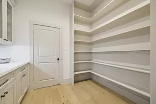 10303 Eddystone Dr, Houston, TX 77043 - Photo 12