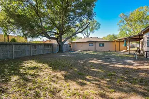 2118 Thonig Rd, Houston, TX 77055 - Photo 2
