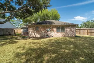 15826 Parksley Dr, Houston, TX 77059 - Photo 30