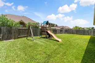 5307 Savannah Bend Dr, Rosharon, TX 77583 - Photo 2