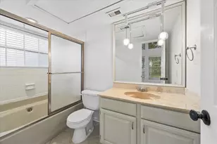 2425 Holly Hall St, Houston, TX 77054 - Photo 12