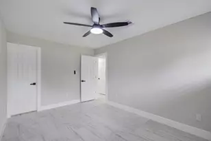 9259 Richland Dr, Houston, TX 77078 - Photo 18