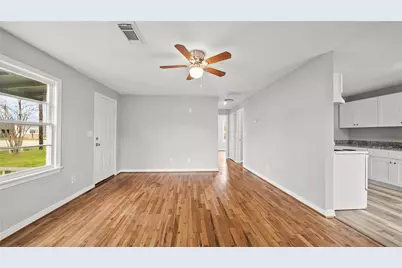 234 E Texas Street, Brazoria, TX 77422 - Photo 4