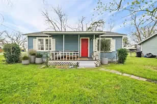 234 E Texas St, Brazoria, TX 77422 - Photo 2