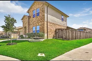 3902 Country Club Dr, Baytown, TX 77521 - Photo 2