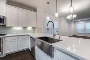 10709 Centre Forest Dr, Houston, TX 77043 - Photo 16