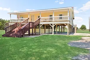 7839 S Gulfway Dr, Port Arthur, TX 77655 - Photo 2
