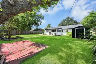 5619 Duxbury St, Houston, TX 77035 - Photo 46