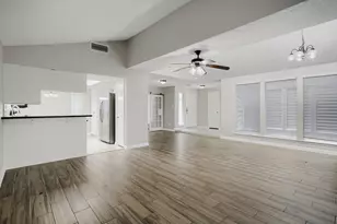 16227 Mill Point Dr, Houston, TX 77059 - Photo 6
