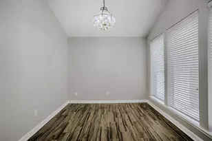 16227 Mill Point Dr, Houston, TX 77059 - Photo 14