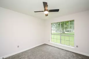 16796 Red Leaf Ln, Conroe, TX 77306 - Photo 18
