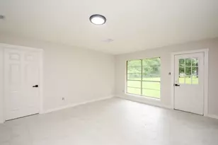 16796 Red Leaf Ln, Conroe, TX 77306 - Photo 6