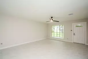 16796 Red Leaf Ln, Conroe, TX 77306 - Photo 2