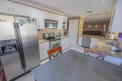 11918 Dorrance Lane, Meadows Place, TX 77477 - Photo 16