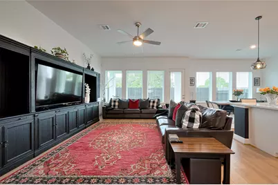 1615 Regents Gate Road, Houston, TX 77055 - Photo 8