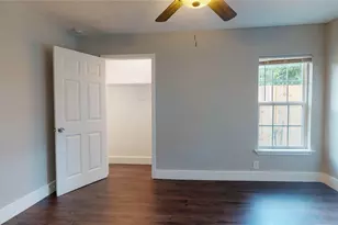 7346 Iwo Jima Rd, Houston, TX 77033 - Photo 16